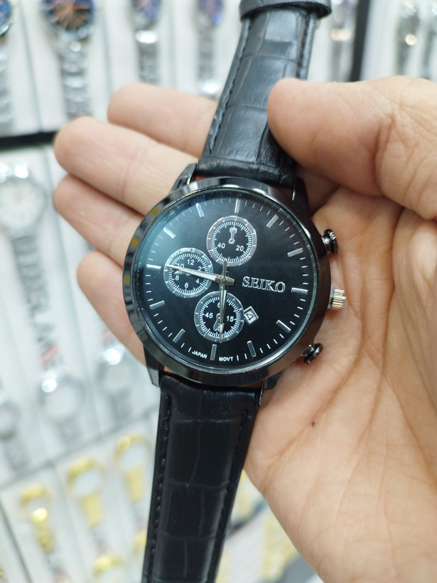 مردانه چرمی برند سیکو SEIKO خوش طرح بند چرم در دو رنگ مشکی و قهوه ای زیبا و خاص برای آقایان